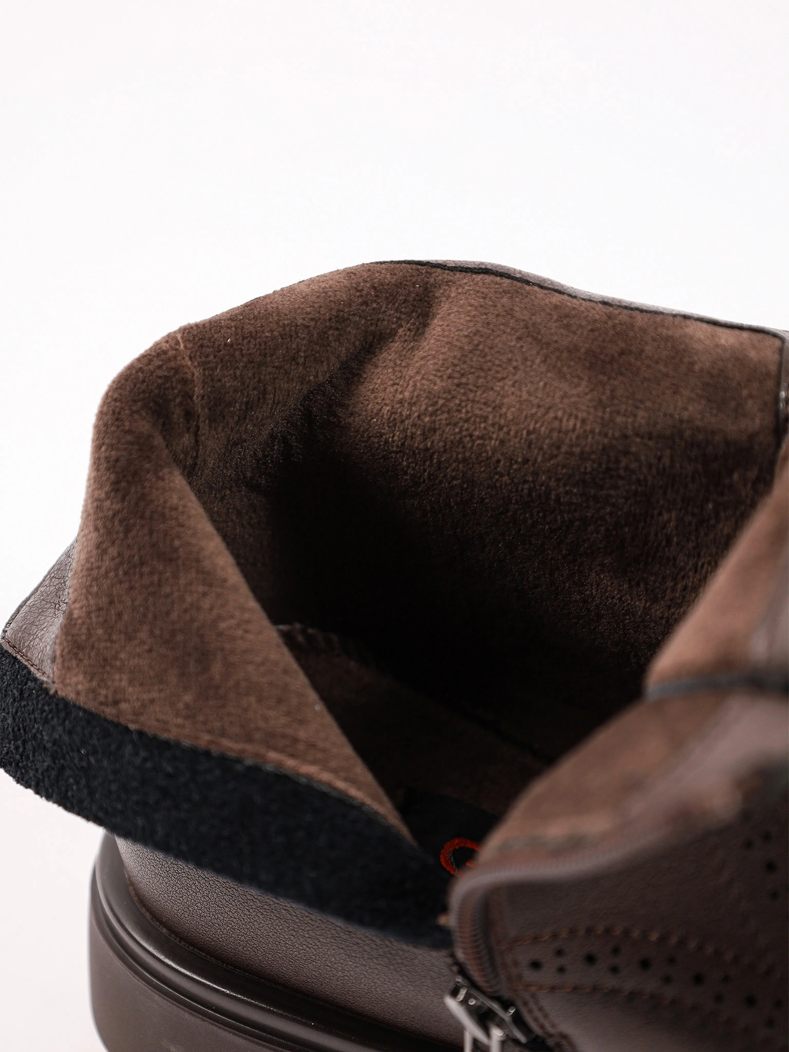 Ботинки-дерби коричневого цвета с декоративной перфорацией из натуральной кожи